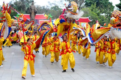 dac-sac-le-hoi-xuan-thang-long-ha-noi-153470-1-2.jpg