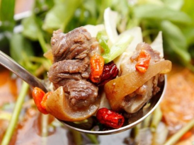 gion-dai-da-mieng-voi-cach-nau-lau-gan-bo-thom-ngon-dam-da-1dacbc8c118ced6d5dc777c53f3393df.jpg