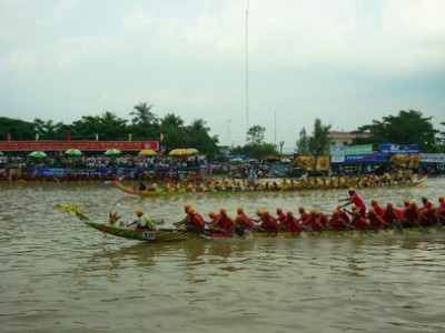 dua ghe ngo.jpg